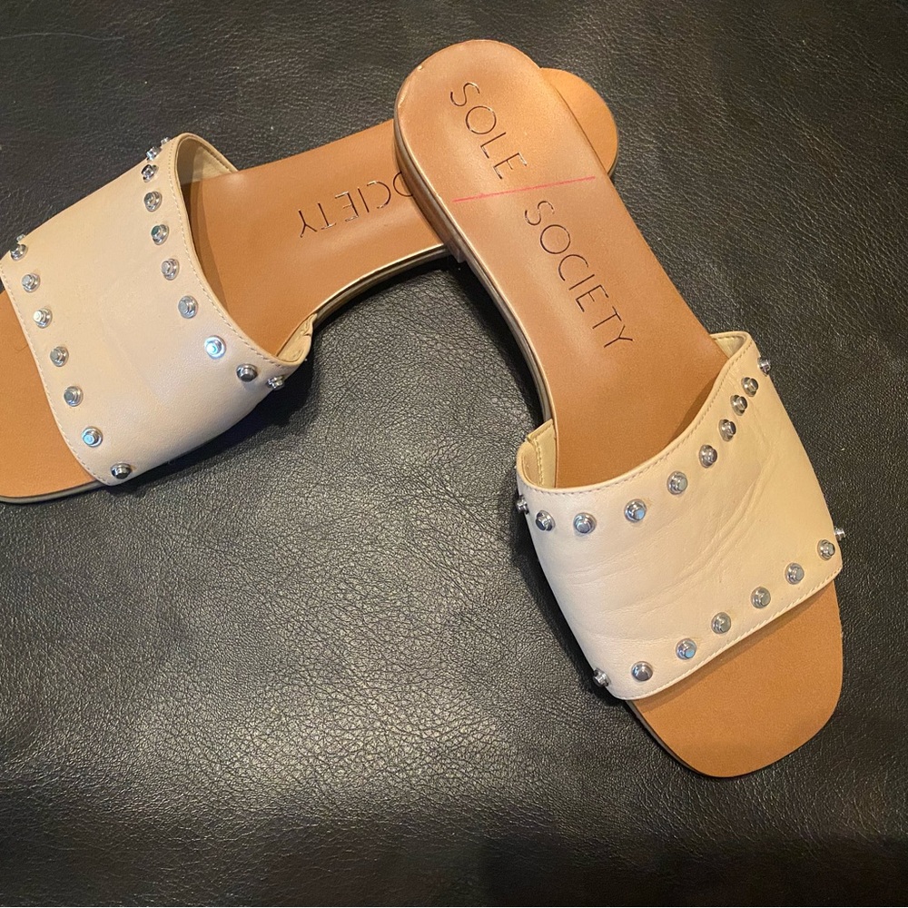 NWOT Sole Society Rose Colored Studded Sandals Size 8